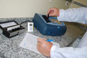 Calibração espectrofotômetro ER Analítica